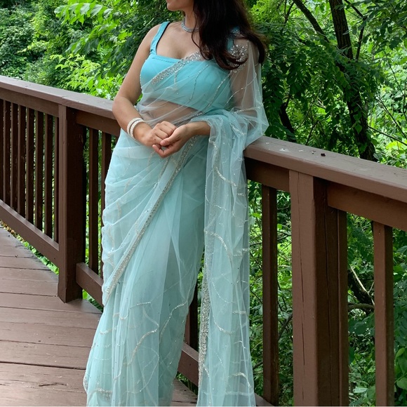 Net saree - Picture 1 of 6